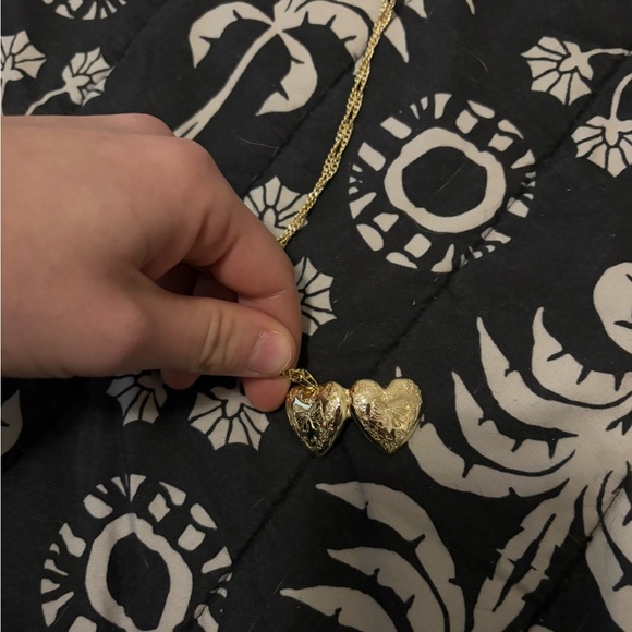 Kendra Scott x LoveShackFancy locket necklace - Picture 4 of 4